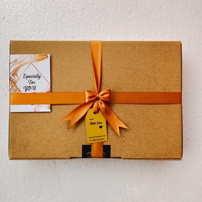 SHS KADO NIKAHAN / KADO PERNIKAHAN KAIN BATIK SARIMBIT + BROKAT