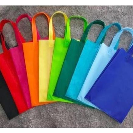 

Berkualitas [ 12 Pcs ] Paket Hemat 1 Lusin Spunbond Goodie Bag Tas Belanja Model Tali Handle Kantong Kain Original