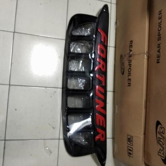 NEW gril Fortuner 2009-2010 dengan logo merah