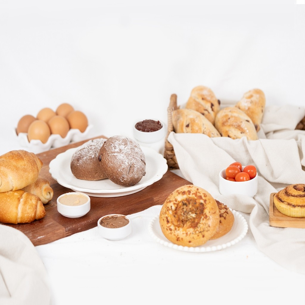 

DEB Cranberry Cream Cheese - 100% Sourdough Soft Bread dengan Grass Fed Cream Cheese