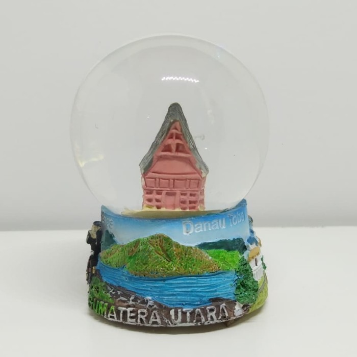 

Terlaris Souvenir snow globe Danau Toba oleh oleh Sumatera Utara Indonesia SALE