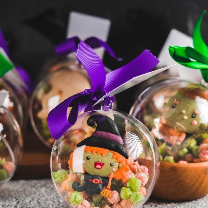

DFR Halloween acrylic macaron TERLARIS