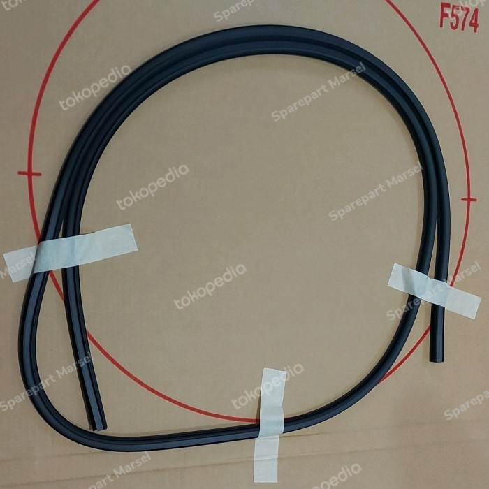 karet kaca depan taruna ori