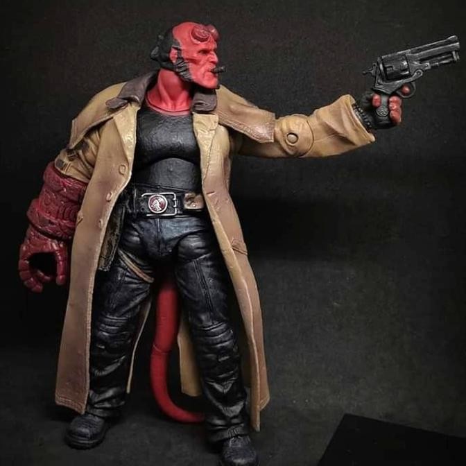 Update ACTION FIGURE HELLBOY II THE GOLDEN ARMY buba70 Juara