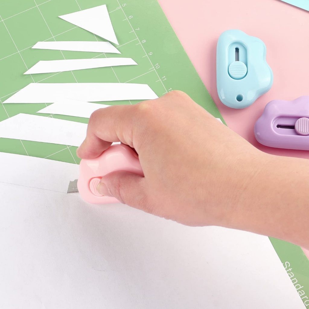 

Pisau Cutter Mini Pemotong Kertas Portable Motif Awan Lucu ATK002