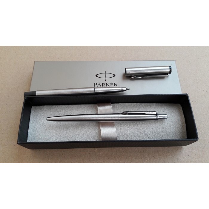 

Paket 1 Klik:1 pcs Parker JotterStainless CT BP + Vector Stainless RB