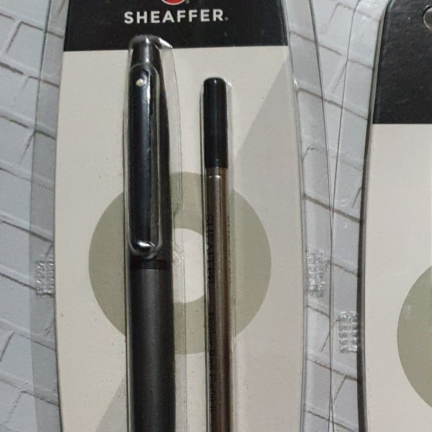 

Pulpen Sheafer / Sheaffer VFM Putih Glossy / Gun Metal Roller Ball