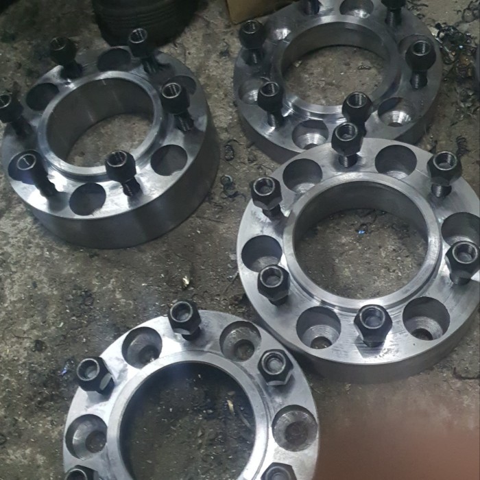 ADAPTOR VELG MOBIL FORTUNER 2 CM 1 PCS