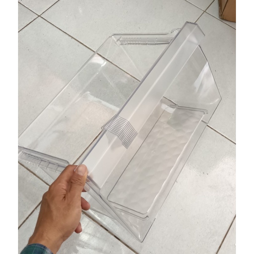 RAK WADAH SAYUR DAN BUAH KULKAS 2 PINTU LG MEDIUM INVERTER