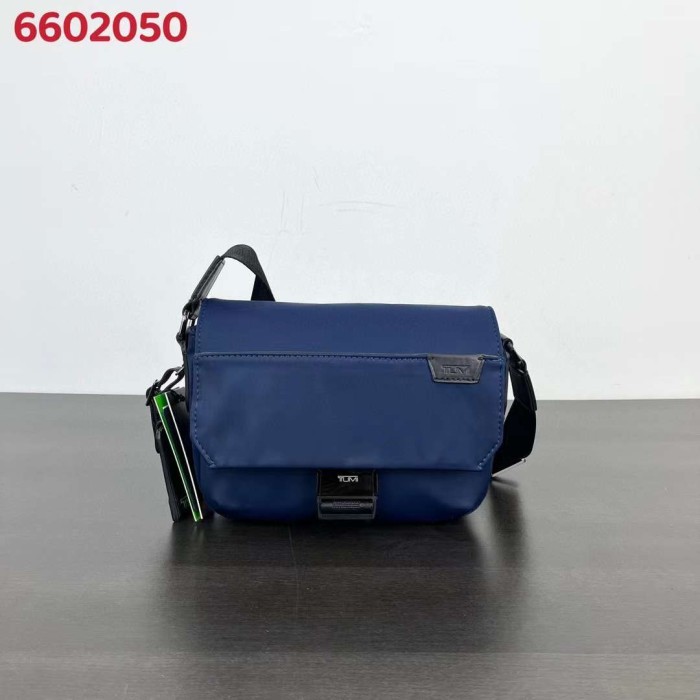 Tas T u m i harrison parson crossbody biru