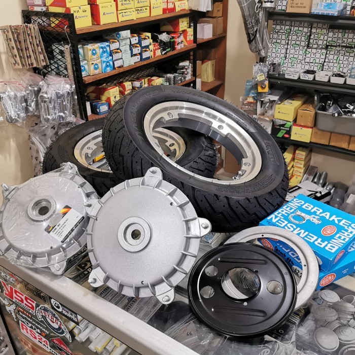 paket Upgrade Velg & Ban Tubeless Pirelli R.10 Vespa Super PS