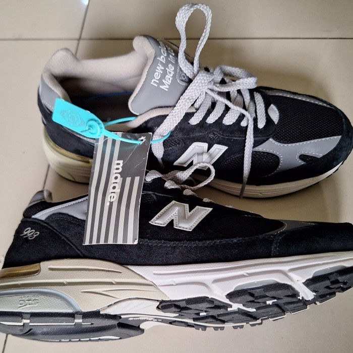 NB 993 BLACK WHITE SIZE 44/ 28 CM