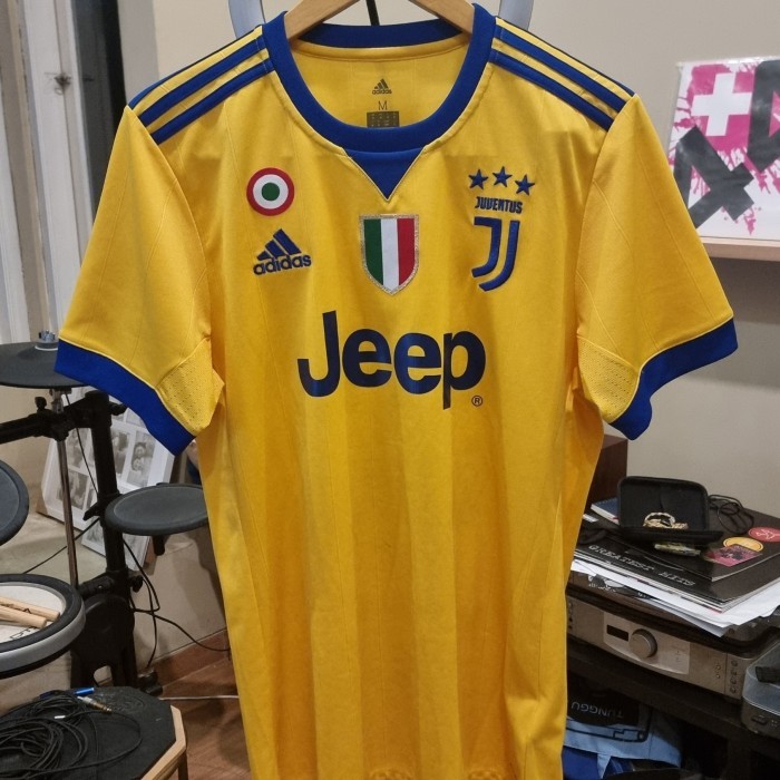 JUVENTUS 2017 AWAY KIT BERNARDESCHI REPLICA SIZE M (NEGO)