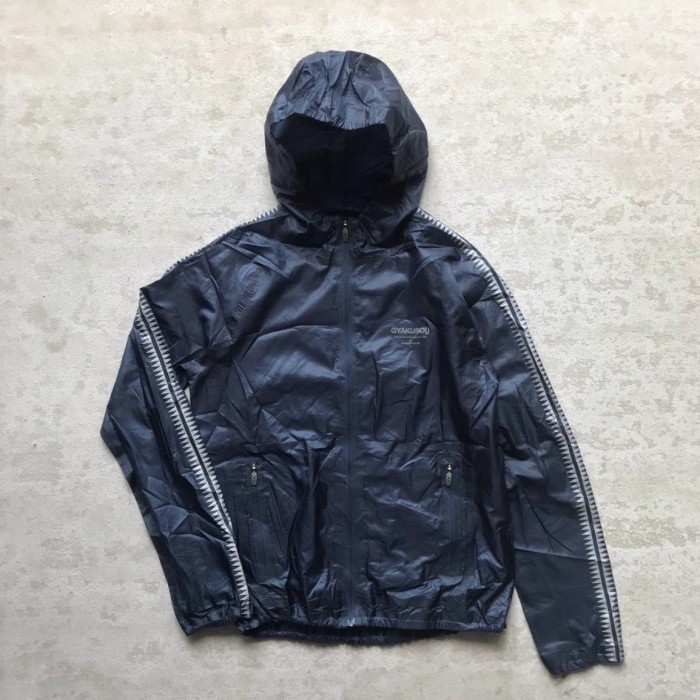 SOLD NIKE GYAKUSOU RUNNING JACKET SOLD