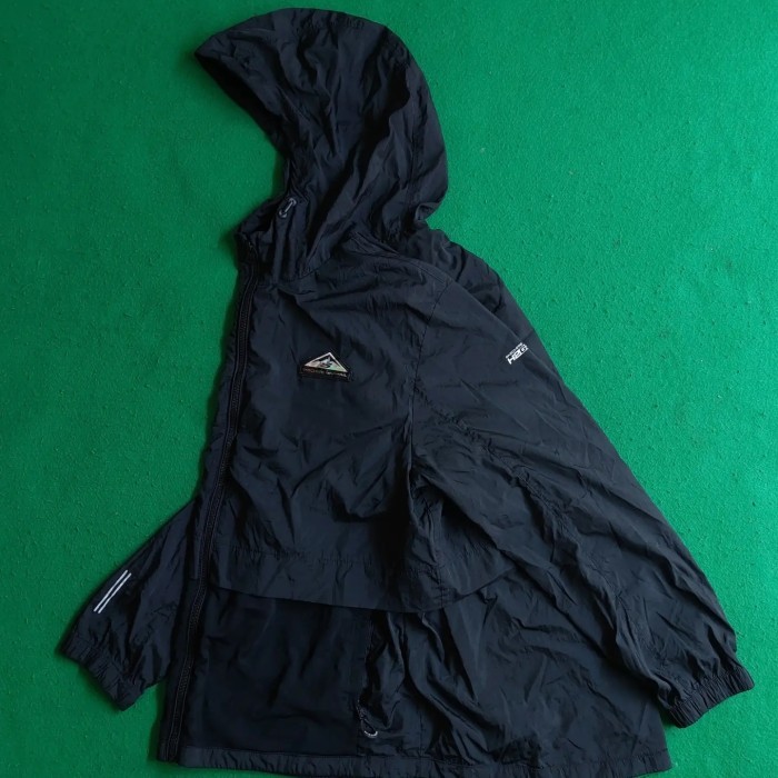 SKECHERS GO TRAIL RUNNING JACKET