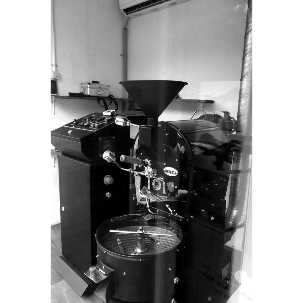 

Biji Kopi Arabika 100% Full Arabica Gayo Roasted Beans Komersial 1Kg