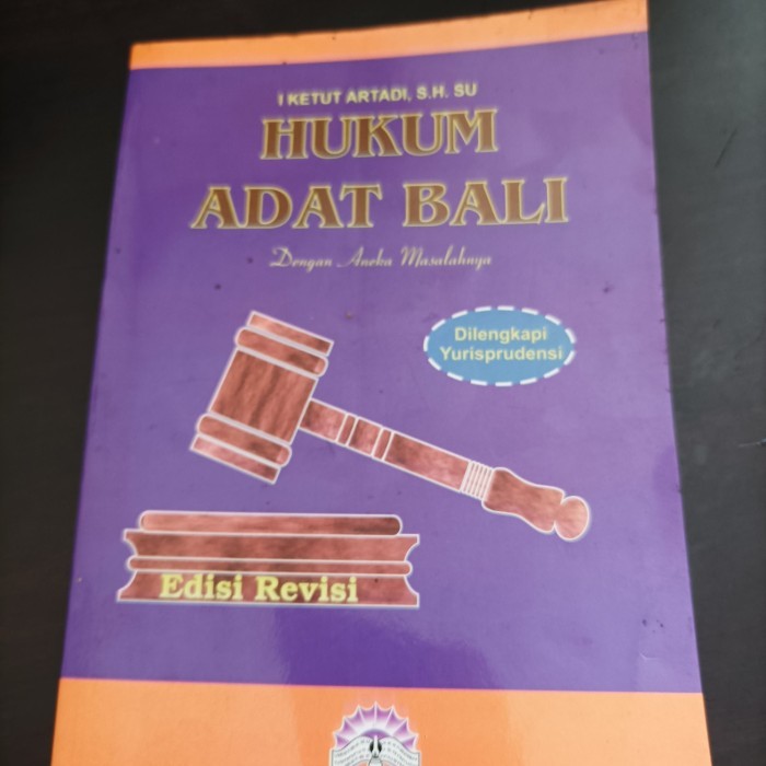 /////] Buku Hukum Adat Bali dengan aneka masalahnya Repro