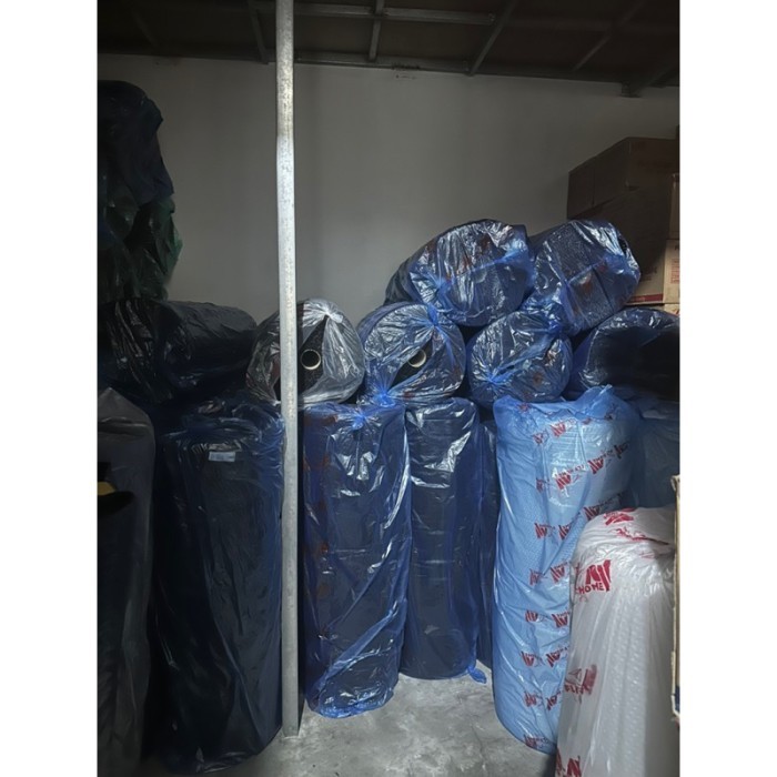 

Flyhome Bubble Wrap Hitam 2.7Kg 2 Roll Bublewrap 125X50Meter Instan Terbaru