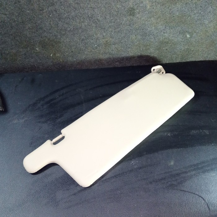 SUN VISOR KANAN TOYOTA AVANZA