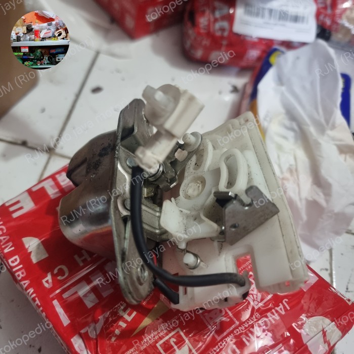 tail gate door lock aktuator pintu bagasi belakang Honda jazz-RS Freed