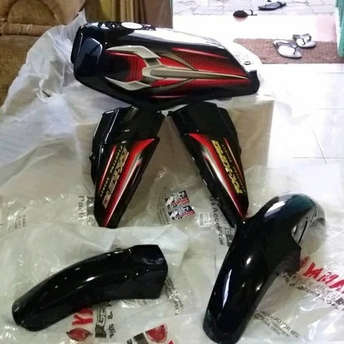 BODY SET RX KING TANGKI SET RX KING HITAM 2007 NEW PEREDAM ORIGINAL