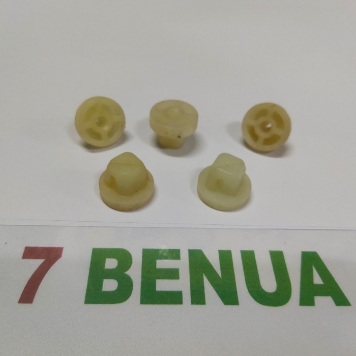 KLIP KANCING DUDUKAN GROMMET BAUT HANDLE DALAM ARMREST ISUZU PANTHER