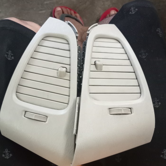 kisi kisi ac tengah innova lama