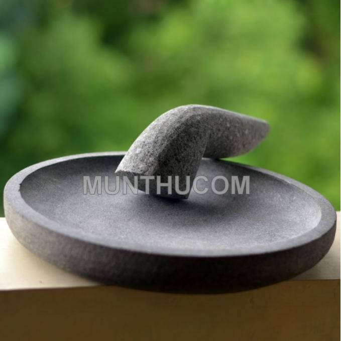 

Cobek Batu Kali Hitam/ Watu Item 24cm Super Halus Tahan Jamur + Ulekan SM88