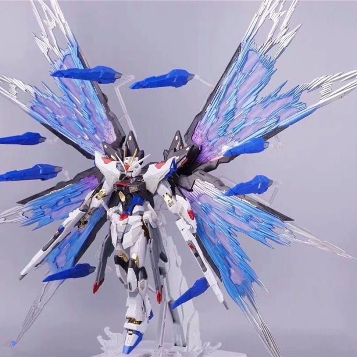 Daban 8802 include Wing of Light 1/100 MG Strike Freedom