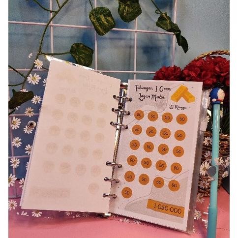 

Binder A6 Budgeting Keuangan 1 Paket Financial Planner Buku Catatan Cashflow Saving Jar Jurnal Journaling Loose Leaf Logam Mulia Emas