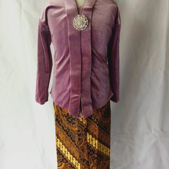 Baju Kebaya Bludru Model Kartini Bayi dan Anak Warna Lilac Cantik
