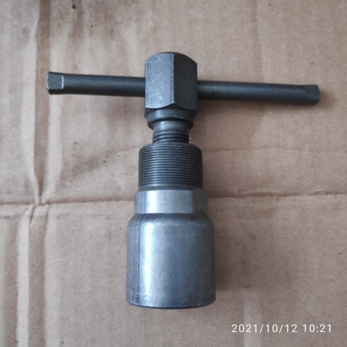 kunci treker magnet grand