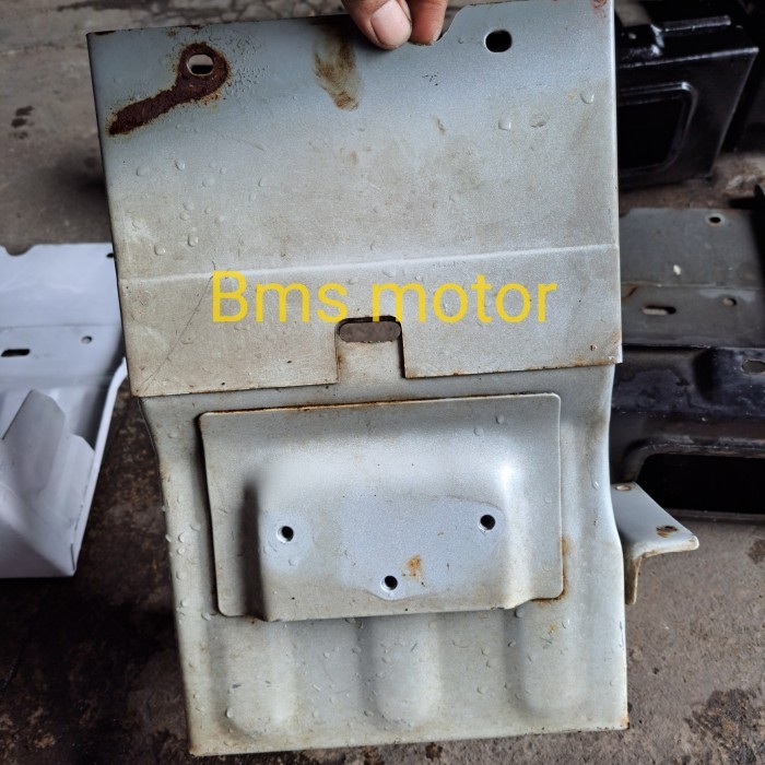 tempat aki dudukan aki carry futura 1,5 dan colt120 ss original