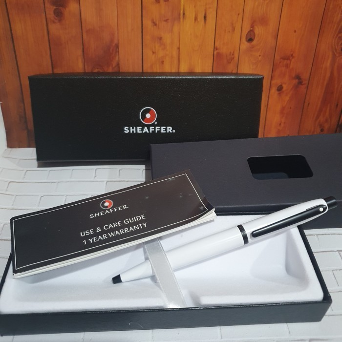 

Ready Pulpen Sheaffer VFM Putih Glossy Ballpoint