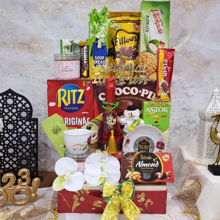 

Paket Dekorasi Lebaran Idul Fitri Hampers Parcel Hadiah Kue Kering 062