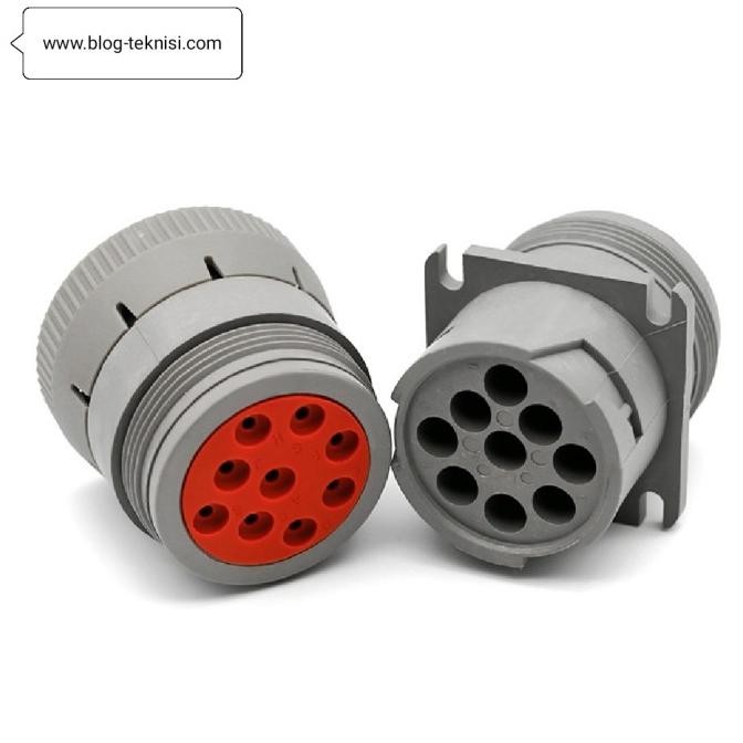 HD10-9-96P Male 9 Pin Diagnostic Connector Deutsch, Mounting Flange