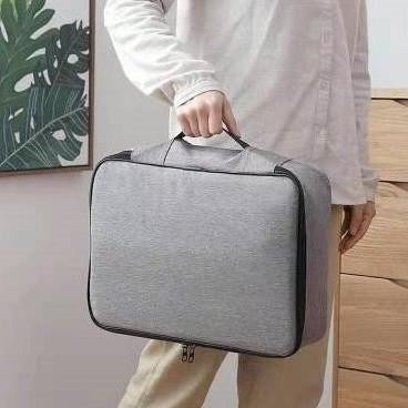 

TAS DOKUMEN [LOCKIT] ANTI AIR DGN 3 ANGKA KUNCI / TRAVEL DOCUMENT BAG