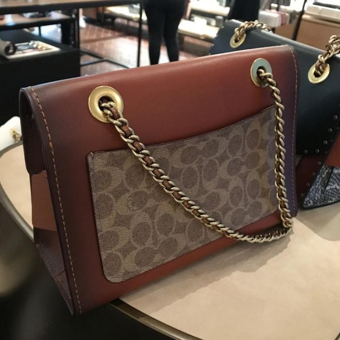 Coach Parker Shoulder Bag In Colorblock Signature Canvas Tas Wanita