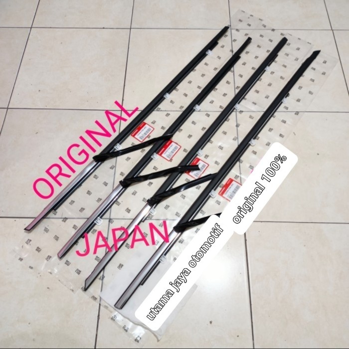 pelipit karet luar kaca honda accord CM5 20072013 1Set orinal