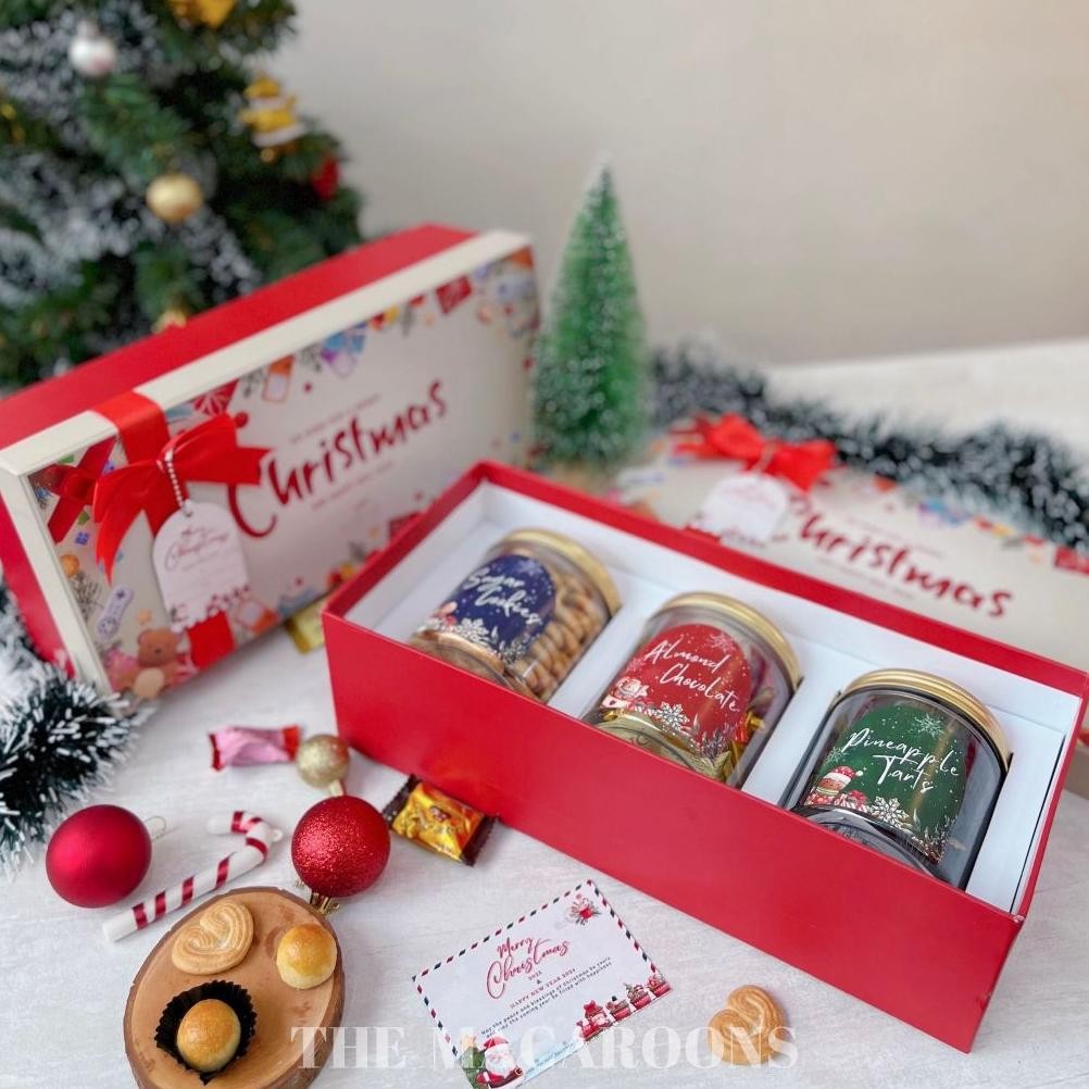 

[Ready Stock] - Christmas Hampers Hardbox Cookies Premium - Hampers Natal Isi Kue Dan Coklat Natal - Kado Coklat Natal - Souvenir Terlaris