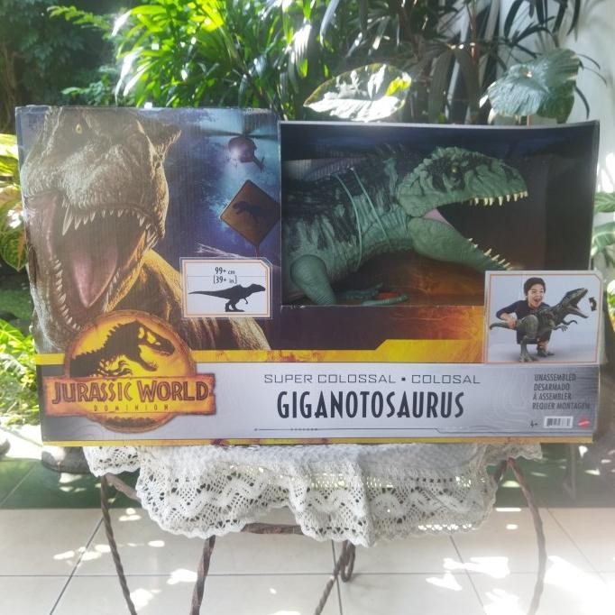 jurassic world domonion giganotosaurus super colossal
