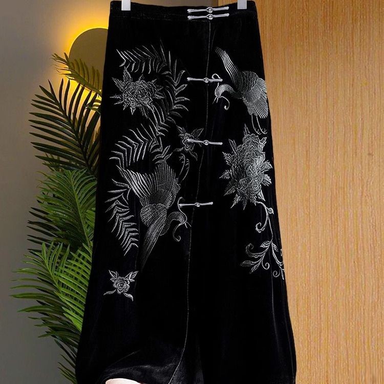 Machine Embroidery Velvet Skirt Mid-Length A Line Skirt Vintage Buckle Hip Skirt