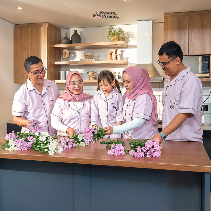 Nyonya Piyama Poly Bamboo Set Piyama Celana Panjang Anak - Polos