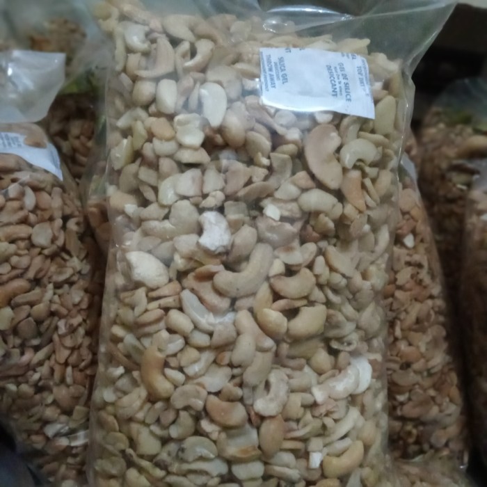 

BERMUTU kacang mente belah pecah/patahan PREMIUM 1kg