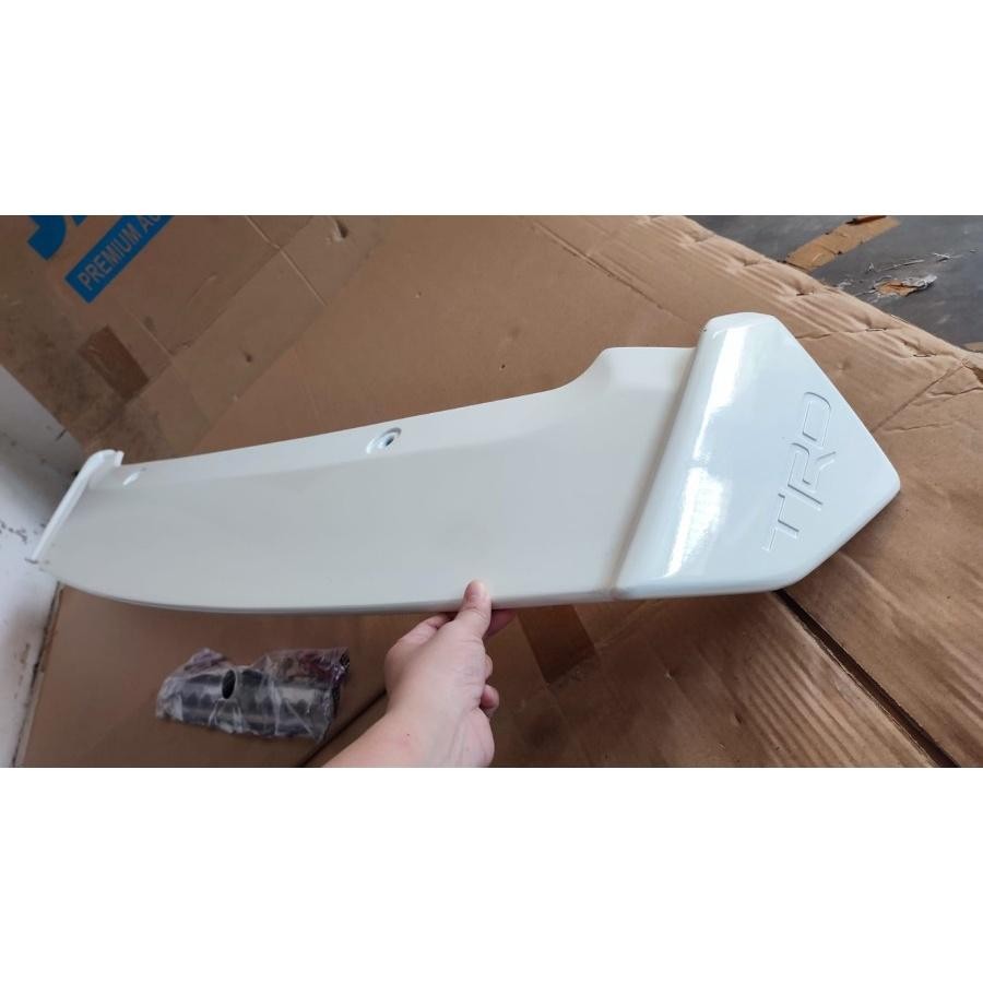 Spoiler Calya Trd With Lamp