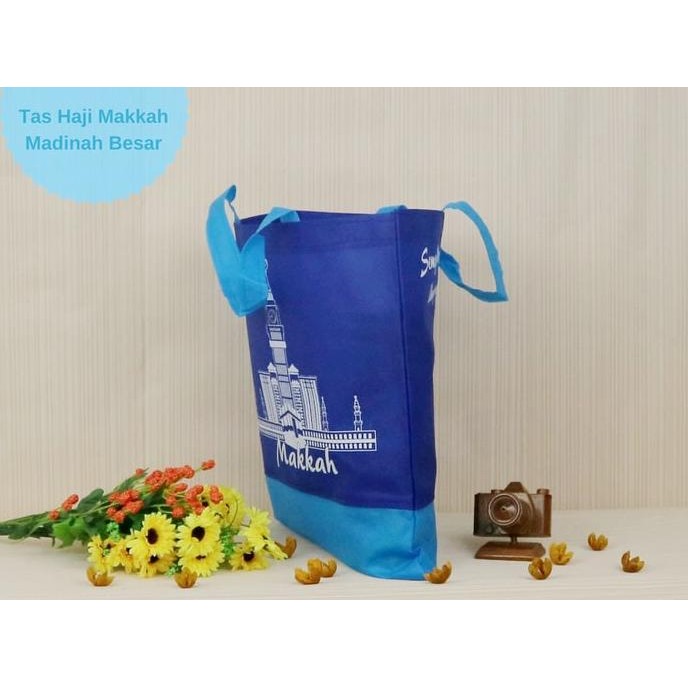 

Spesial Promo! Tas Kain Makkah Madinah Besar Isi 20 Pcs Souvenir Oleh Oleh Haji Umroh