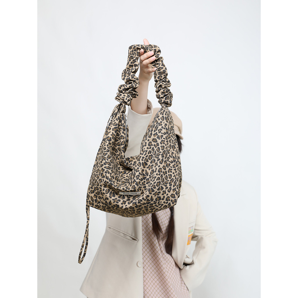 Tas Kanvas Motif Macan Tutul Coklat Tas Berlipat Gaya Diam Wanita