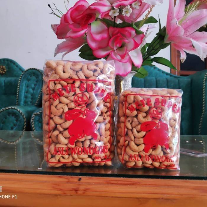 

Ready (500Gram) Kacang Mete/Mede/Cashew Matang Asli Wonogiri