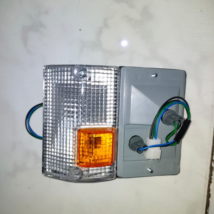 LAMPU SEN L300 DEPAN