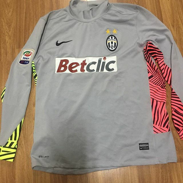 JERSEY JUVENTUS GK 2011-2012 REPLIKA SIZE M